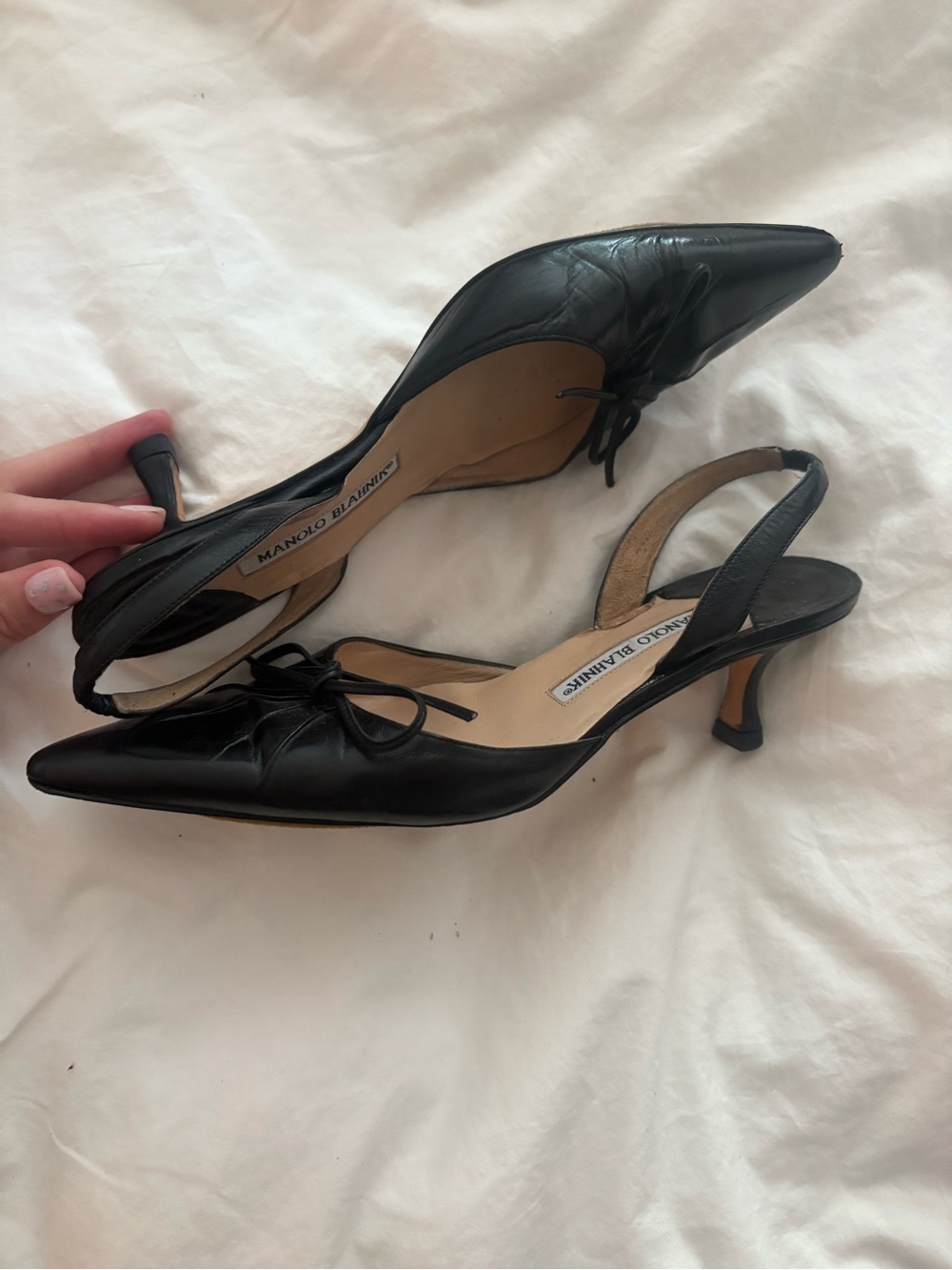 Manolo Blahnik Black Pointed Slingback Kitten Heel with Bow 37.5 - Picture 7 of 10